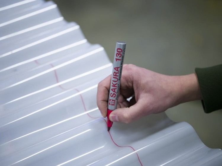 Marker Pen-Touch 130 czerwony, Sakura