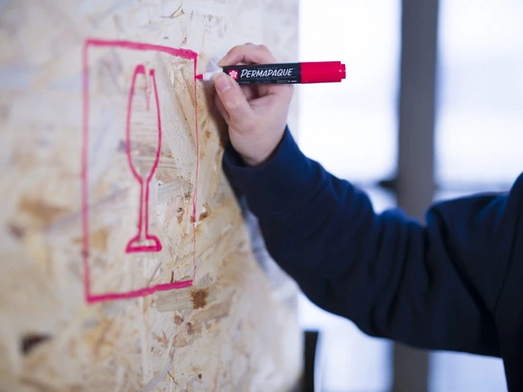 Marker Permapaque Dual Point czerwony, Sakura