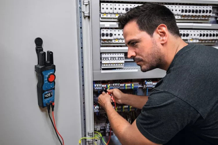 Miernik z otwartymi cęgami GFM 1000-15