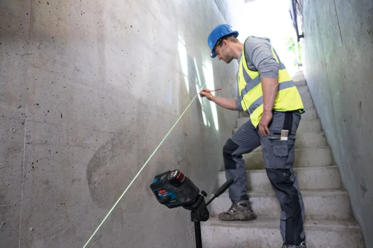 Laser budowlany GCL 12V50-22 CG