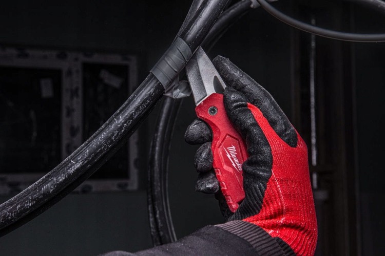 Kompaktowy nóż składany