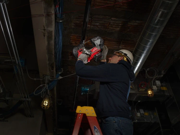 M18 CBS125-0 PILARKA TAŚMOWA AKUMULATOROWA